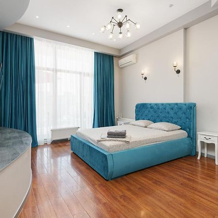 Arcadia Palace 2-Bedrooms Apartment With Terrace Odesa Exterior photo